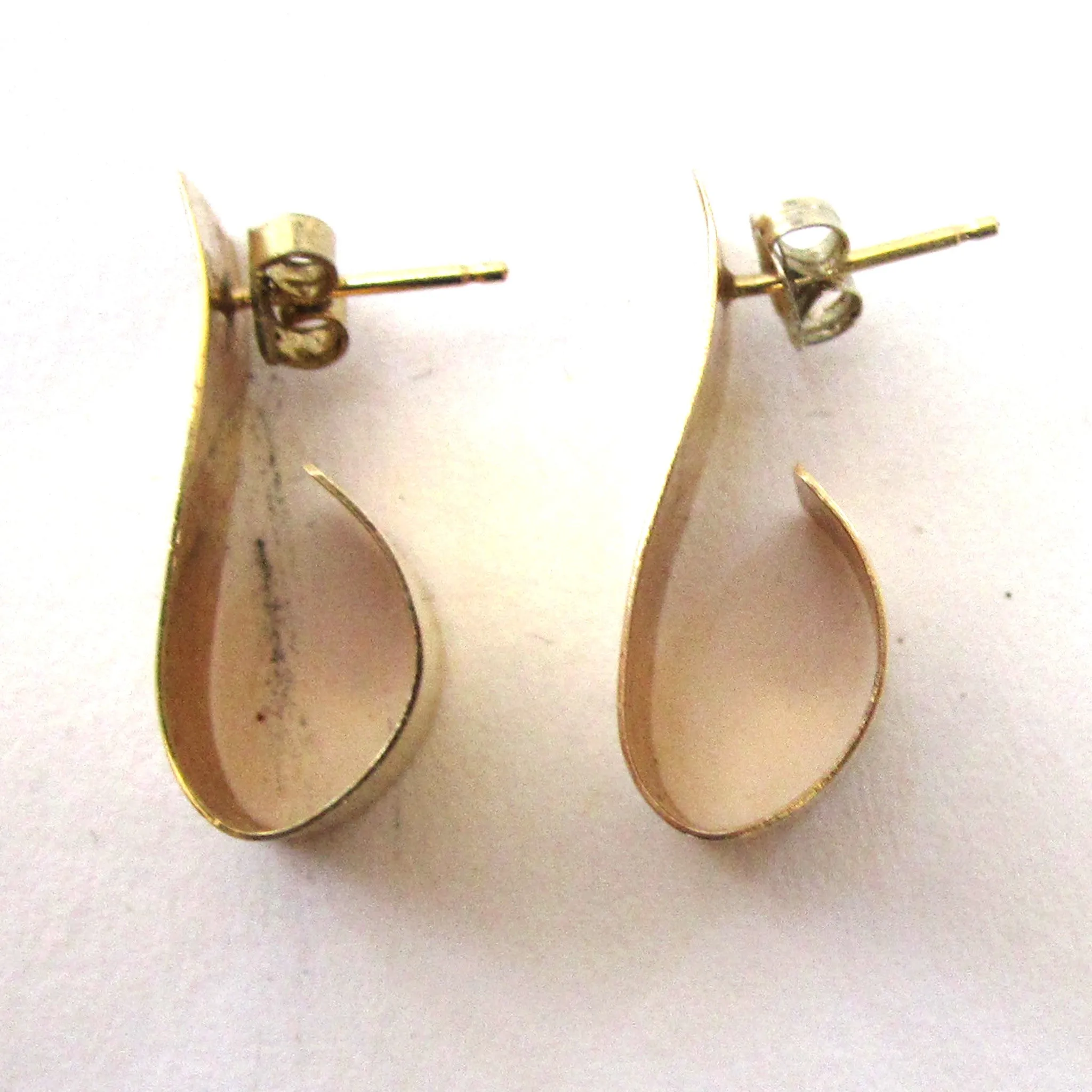 14K Gold Scrolled Pierced Earrings