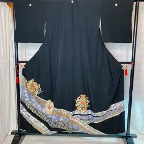 Black and Gold Tomesode Kimono, Kurotomesode, Arabesque, Floral, Japanese Vintage, Beautiful robe, Classic decorative fabric, Silk Garment