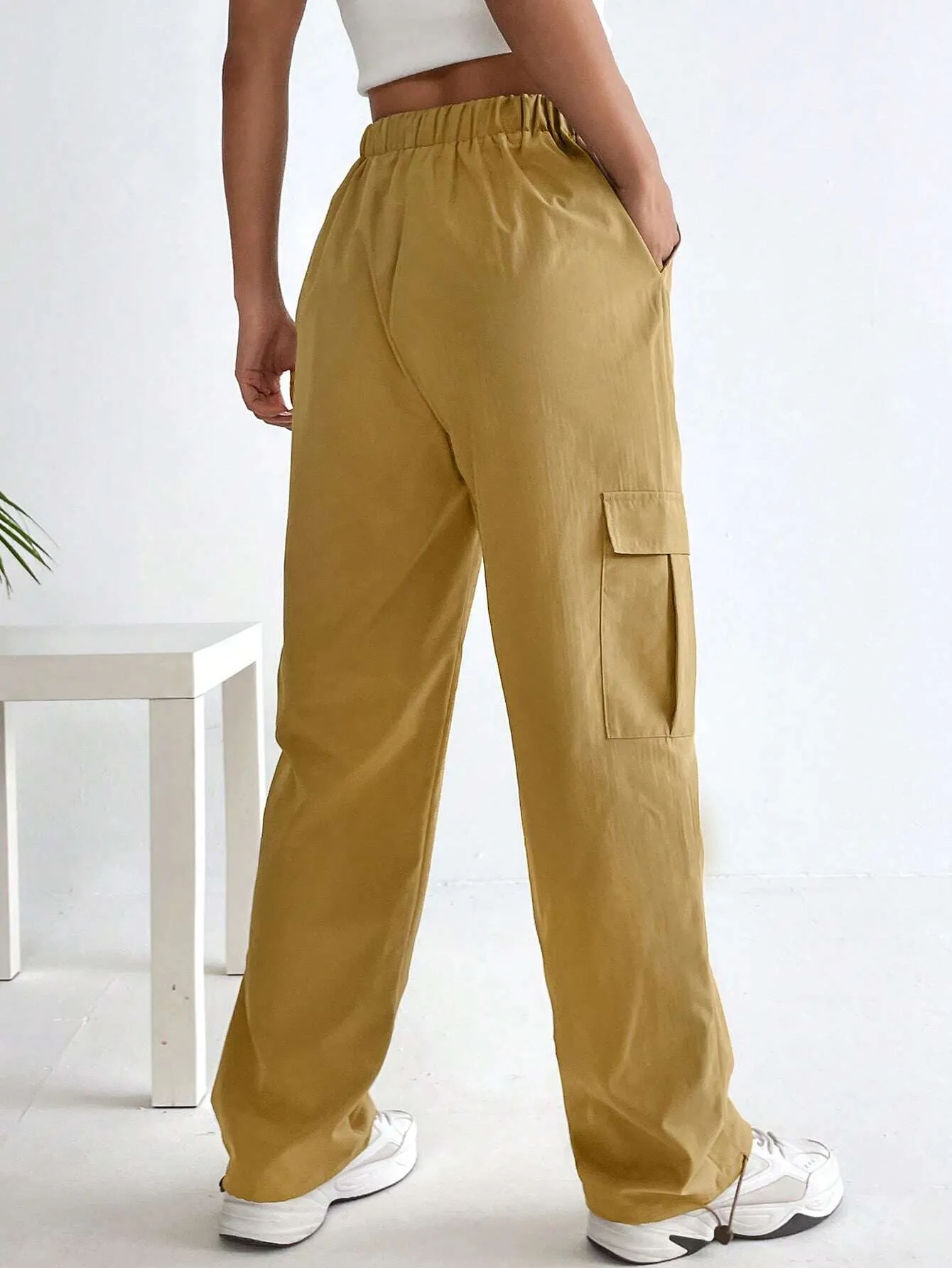 Flap Pocket Side Drawstring Hem Cargo Pants