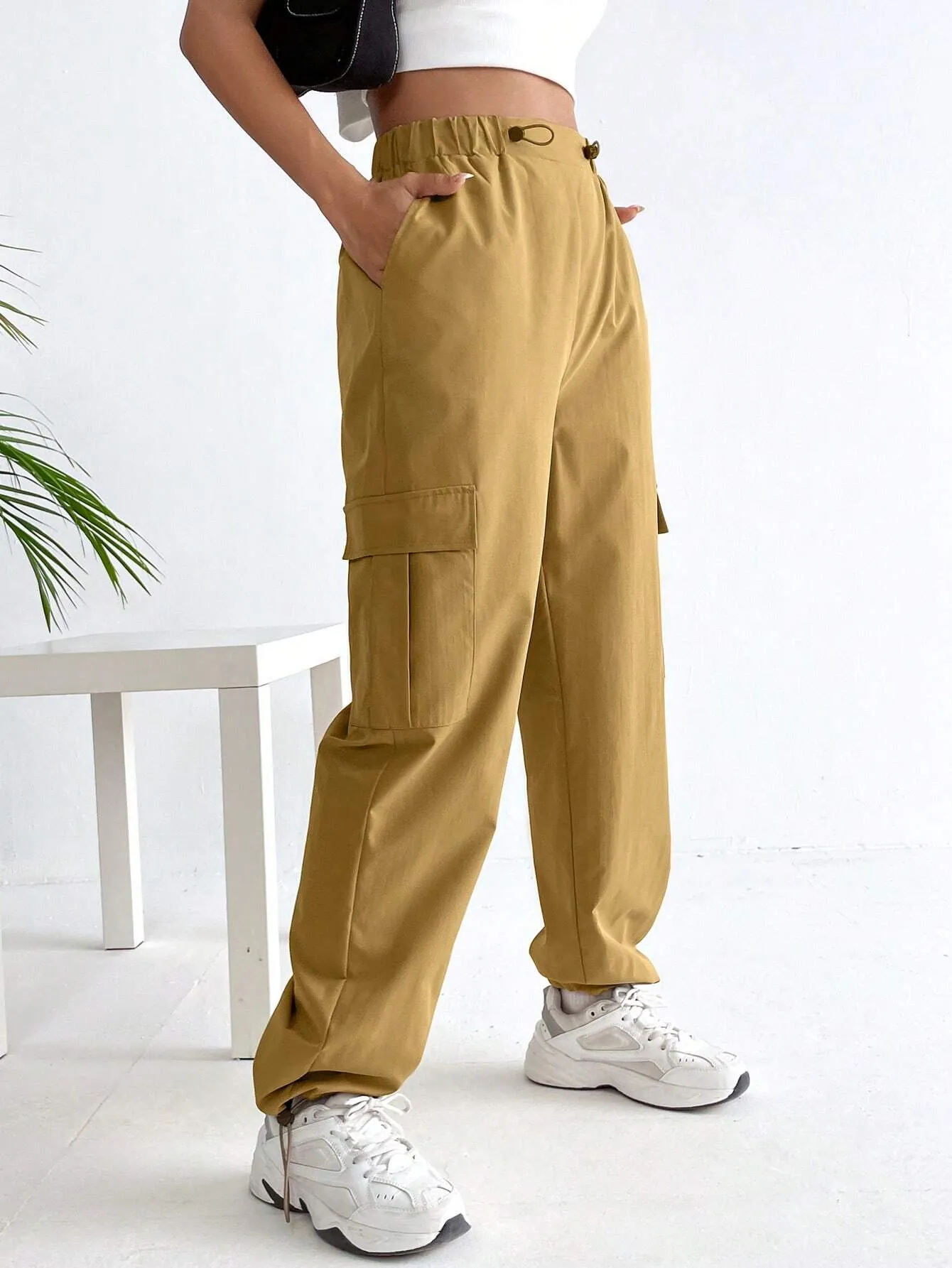 Flap Pocket Side Drawstring Hem Cargo Pants