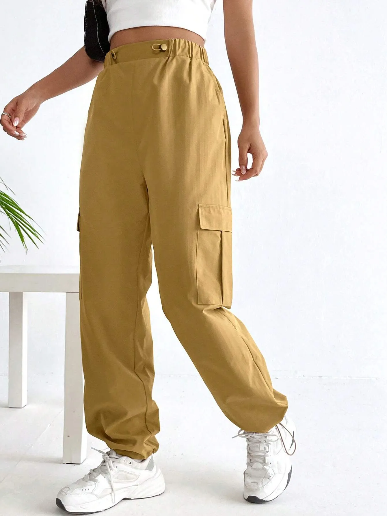 Flap Pocket Side Drawstring Hem Cargo Pants