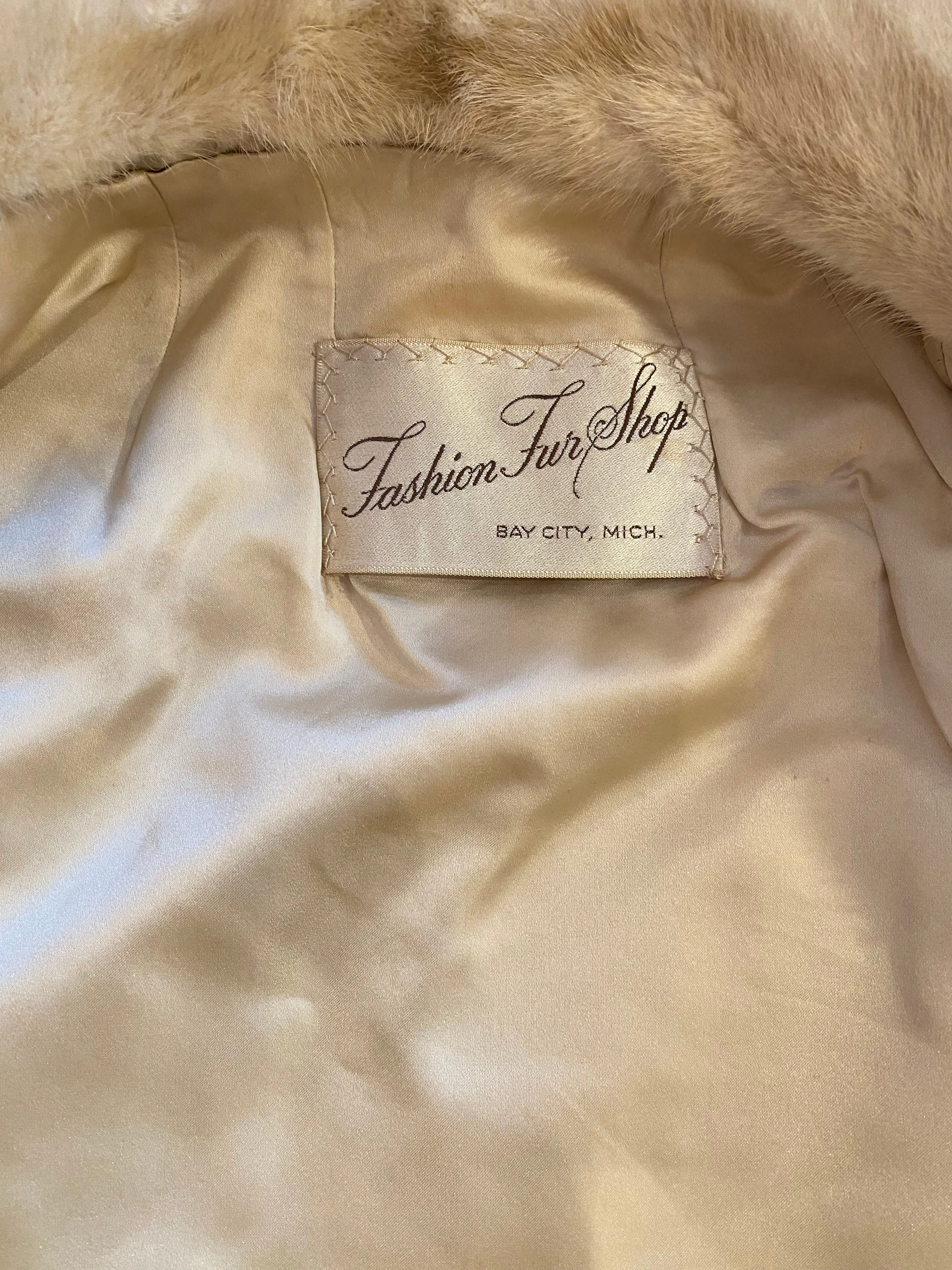 Luxurious 1960's Vintage Champagne Mink Jacket / Medium