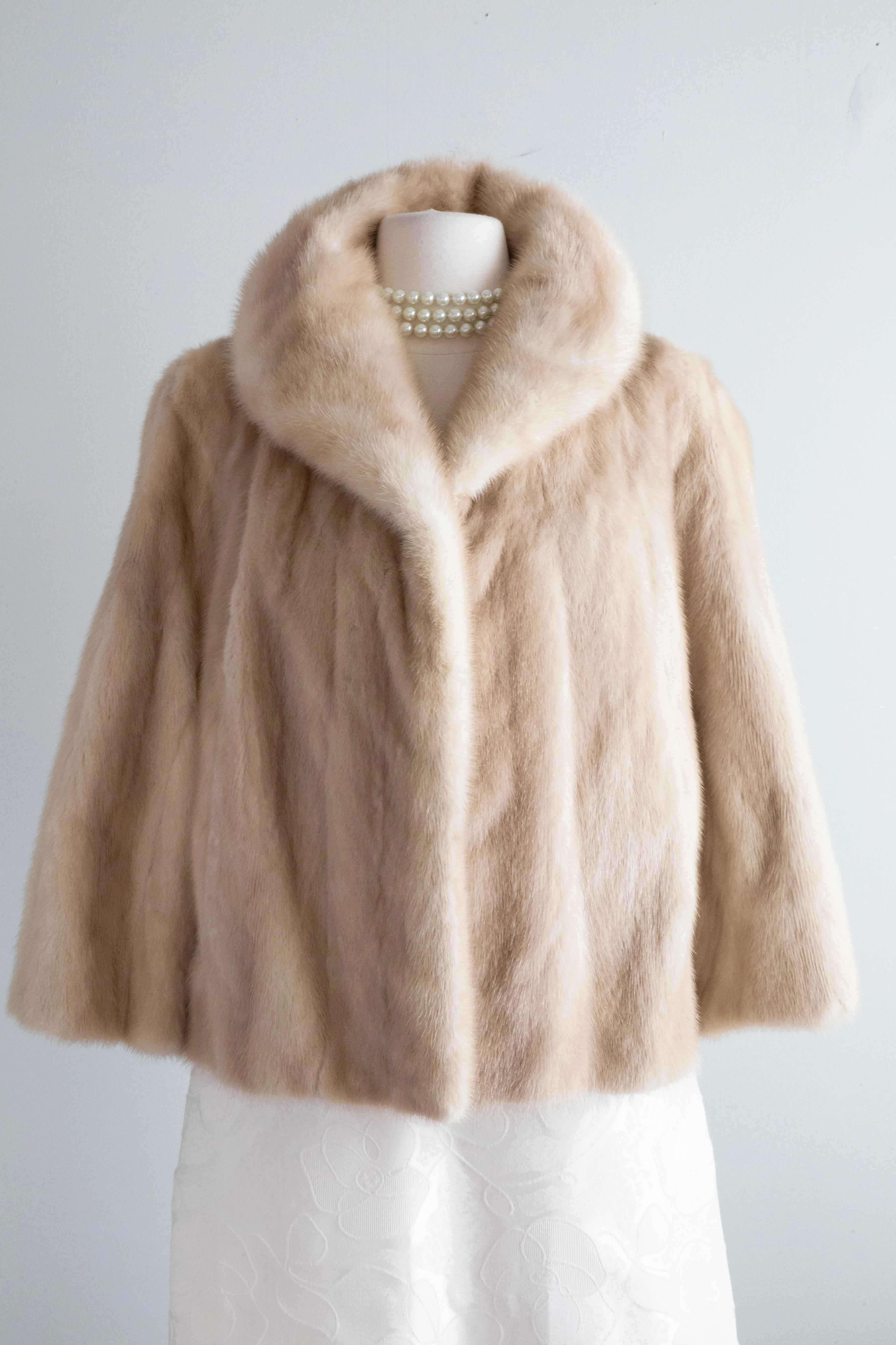 Luxurious 1960's Vintage Champagne Mink Jacket / Medium