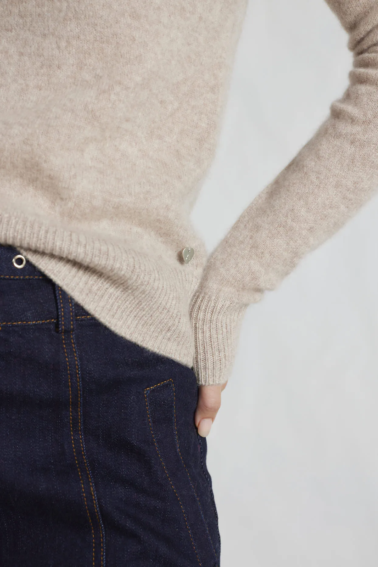 Mandy Cashmere Sweater in Lightweight Beige