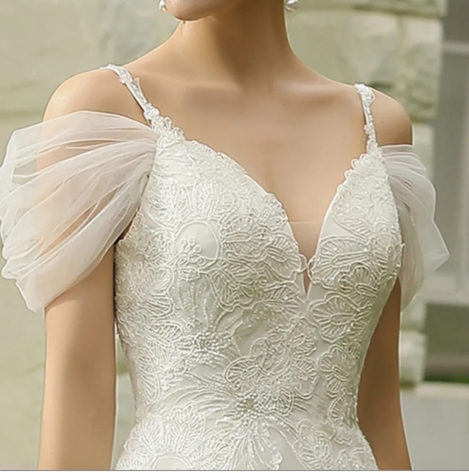 Romantic Glittery Lace Bridal Gown With Detachable Straps
