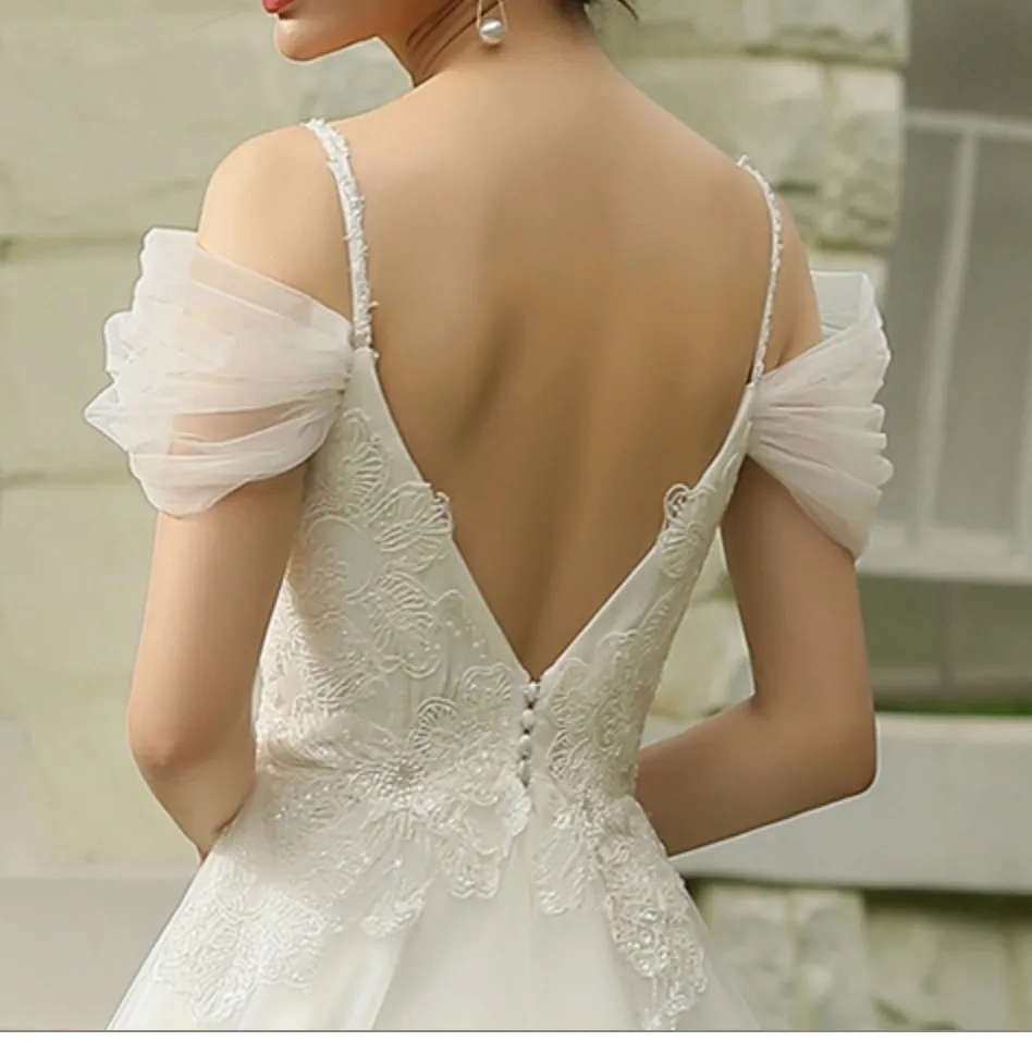 Romantic Glittery Lace Bridal Gown With Detachable Straps