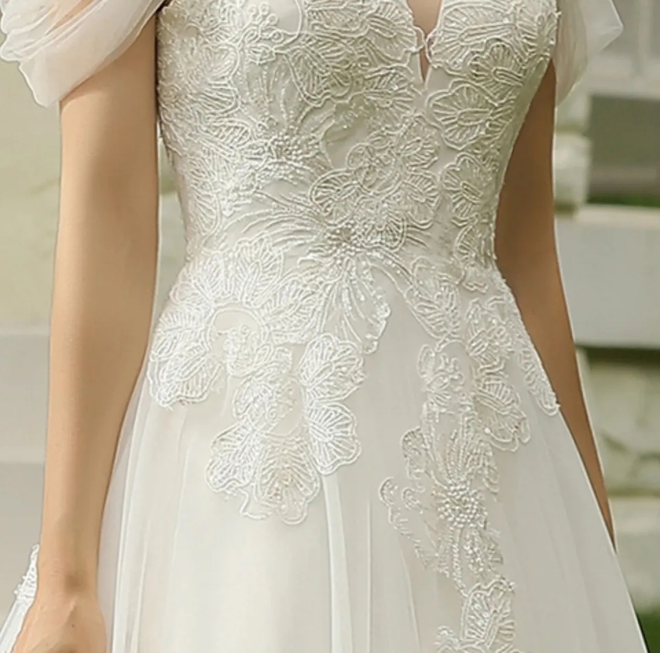 Romantic Glittery Lace Bridal Gown With Detachable Straps