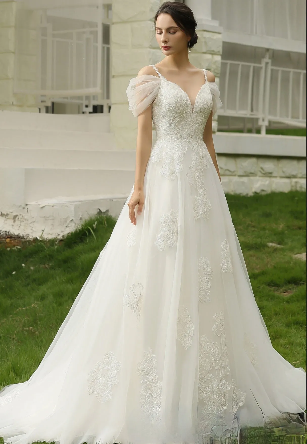 Romantic Glittery Lace Bridal Gown With Detachable Straps